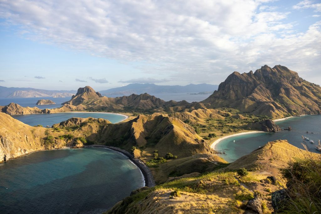 Best Time for a Komodo Wellness Retreat: Season Guide