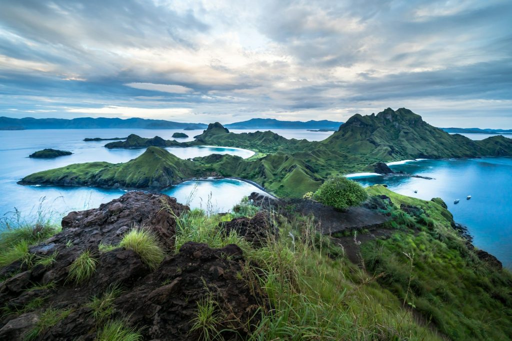 Labuan Bajo Wellness Gateway: Hotels, Spas & Town Guide