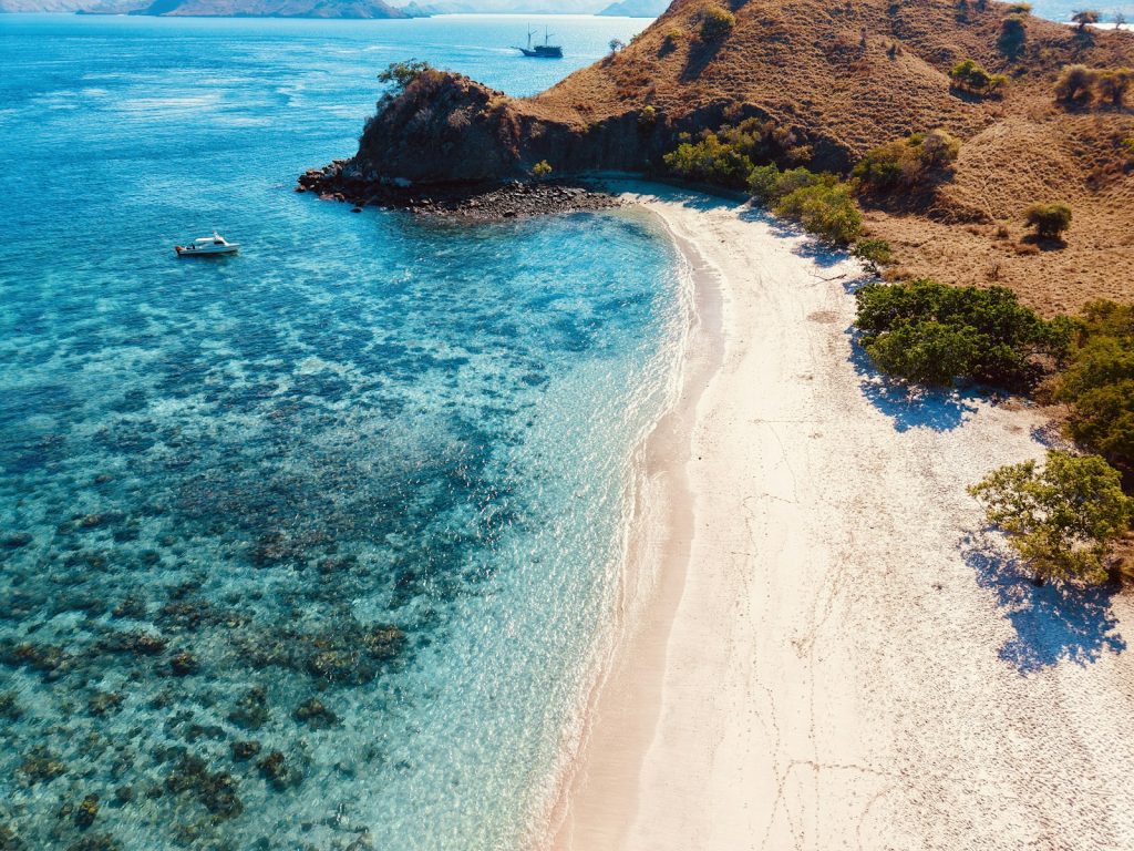 Avoiding Peak Crowds for a Calmer Komodo Retreat